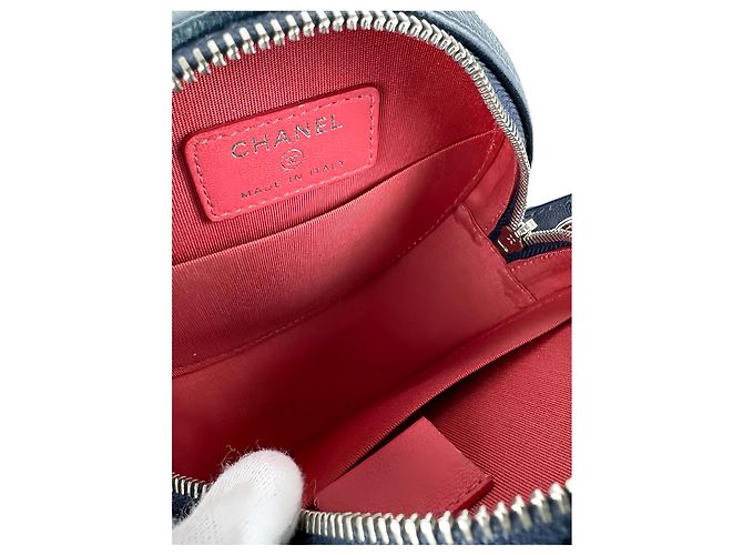 Pochette ronde Chanel Blue Quilted Lambskin Color Pop avec chaîne Bleu Bleu Marine - vue 4
