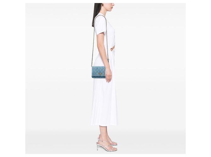 Chanel Blue CC Quilted Denim Pearl Crush Wallet On Chain - vista 6