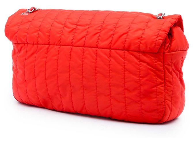 Chanel Red Jumbo Quilted Nylon Soft Shell Flap Rosso - vista 2