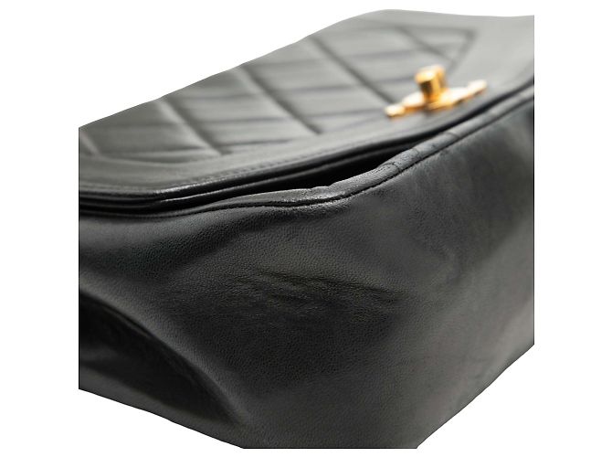 Chanel Black Small Lambskin Diana Flap Nero - vista 6
