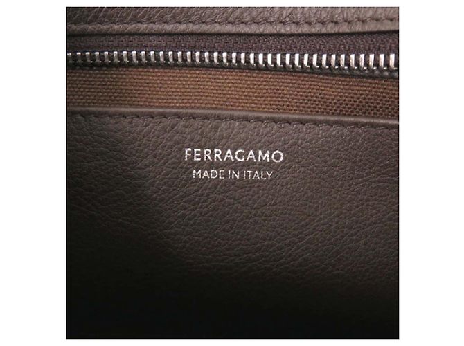 Salvatore Ferragamo Ferragamo Soft Pouch aus braunem Leder Dunkelbraun - Ansicht 6