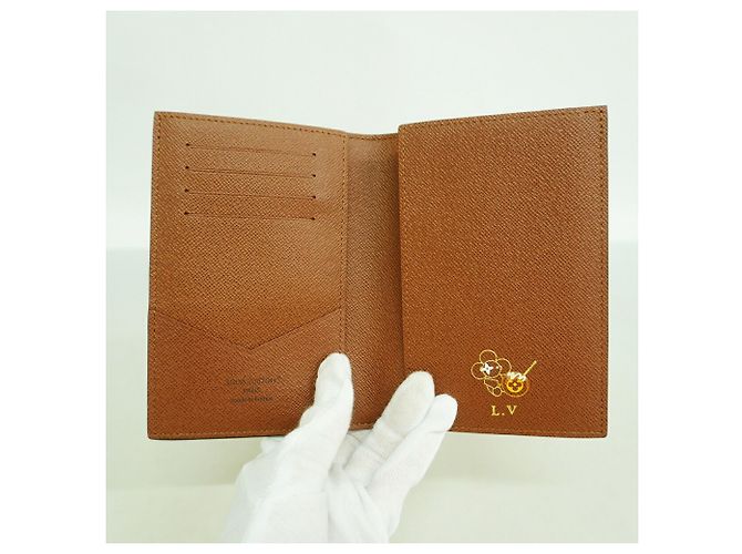 Protège-passeport Louis Vuitton Marron - vue 3