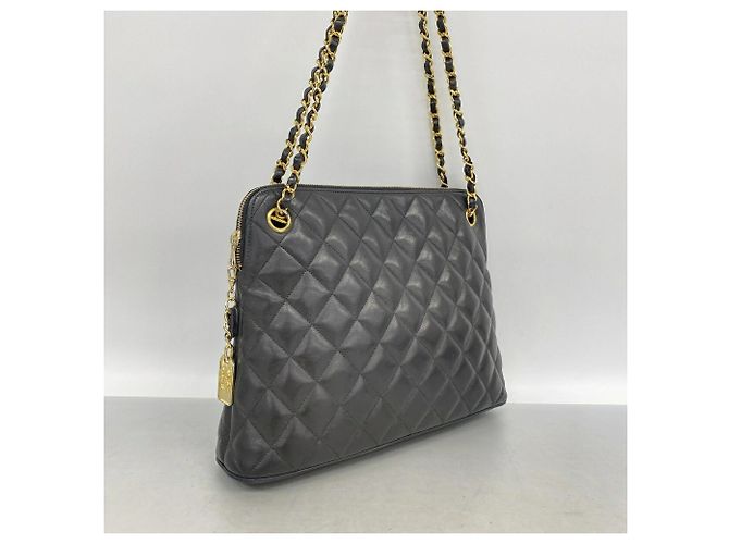 Borsa a tracolla Chanel Matelassé con catena Nero - vista 2