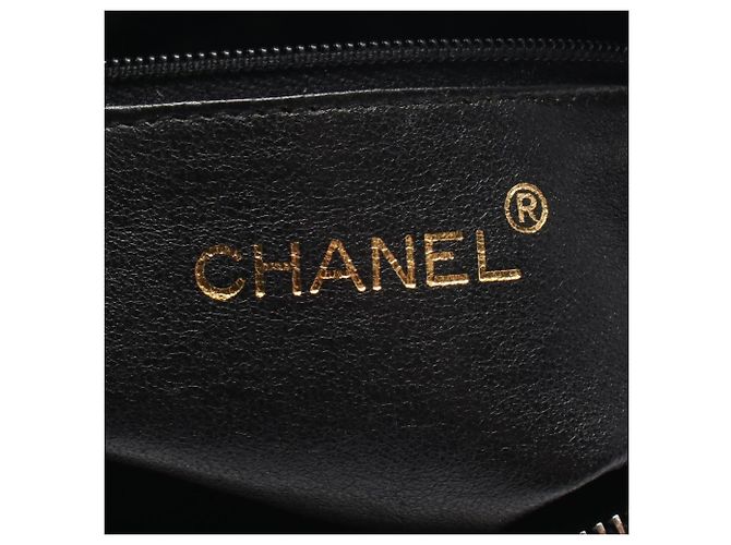 Borsa a tracolla Chanel Triple Coco Mark con nappina Nero - vista 4