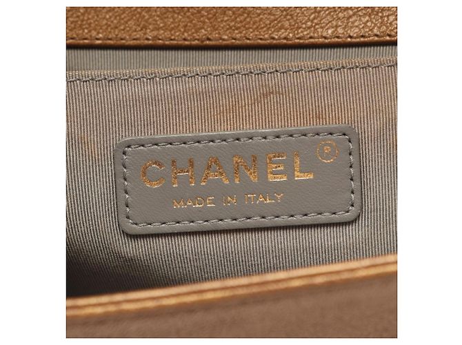 Borsa a tracolla Chanel Boy Dubai Limited Edition Marrone - vista 4