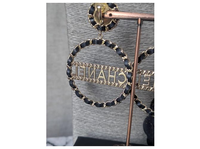 Orecchini a clip Chanel CC in oro B18K e pelle nera Nero D'oro - vista 14