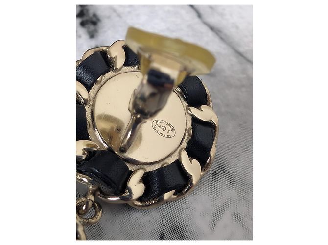 Orecchini a clip Chanel CC in oro B18K e pelle nera Nero D'oro - vista 7