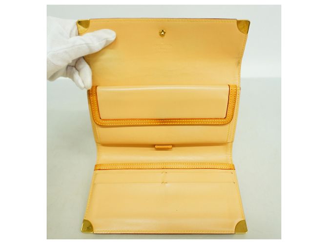 Carteira Longa Louis Vuitton Tri-fold Preto - vista 3
