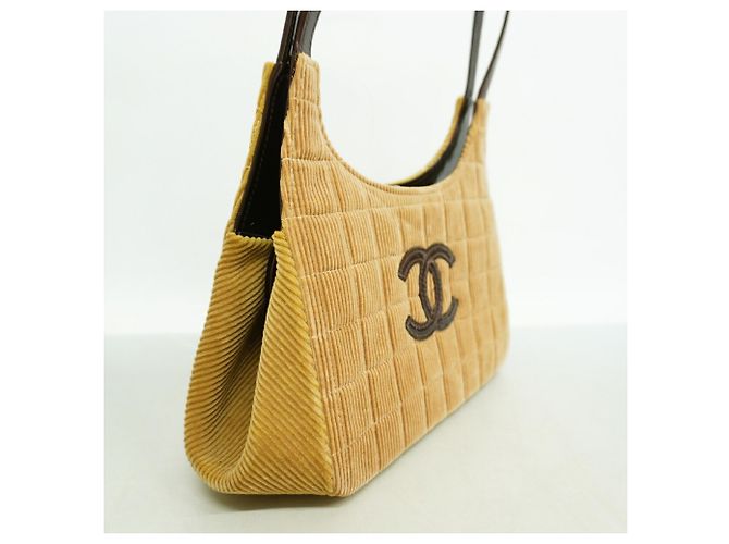 Borsa a tracolla Chanel in velluto a coste marrone - vista 2