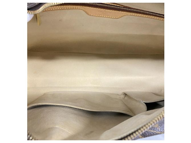 Bolsa de Ombro Louis Vuitton Monogram Cite GM Marrom - vista 4