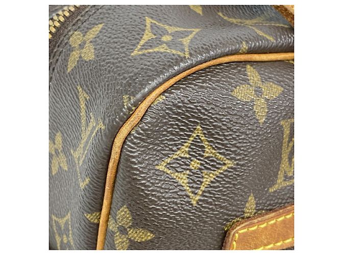 Bolsa de Ombro Louis Vuitton Monogram Cite GM Marrom - vista 7