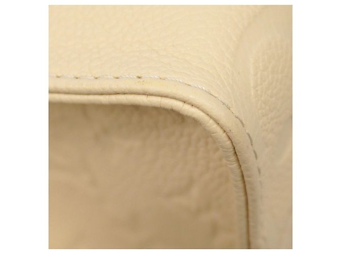 Borsa Louis Vuitton Monogram Empreinte OnTheGo PM Crudo - vista 6