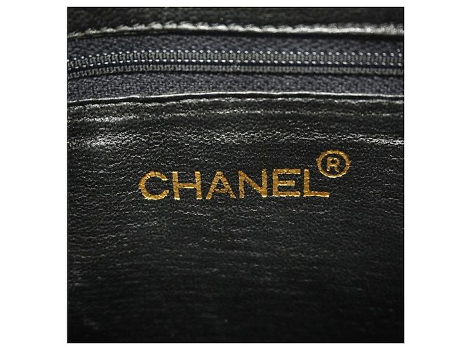 Sac à épaule Chanel en agneau noir - vue 5