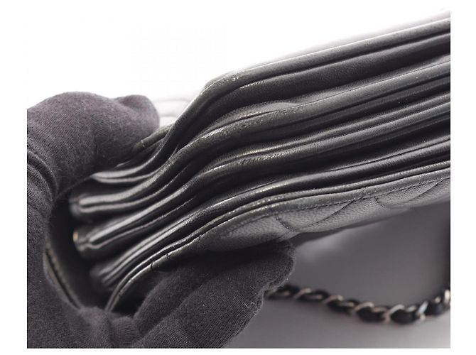 Borsa a tracolla Chanel Matelassé in pelle nera Nero - vista 13