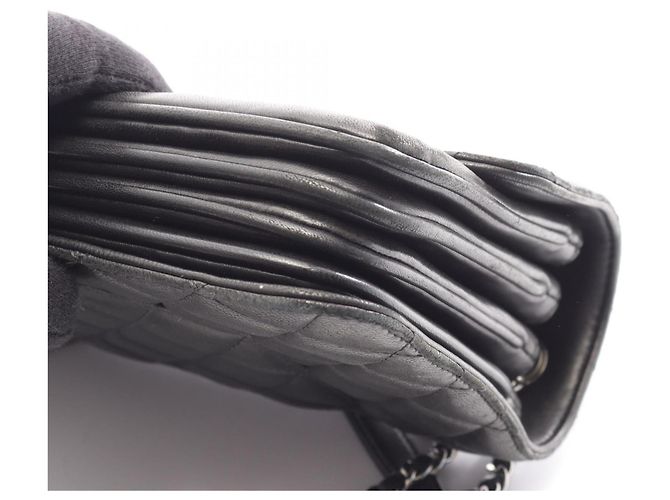 Borsa a tracolla Chanel Matelassé in pelle nera Nero - vista 14