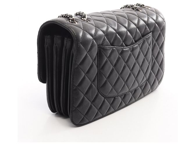 Borsa a tracolla Chanel Matelassé in pelle nera Nero - vista 2