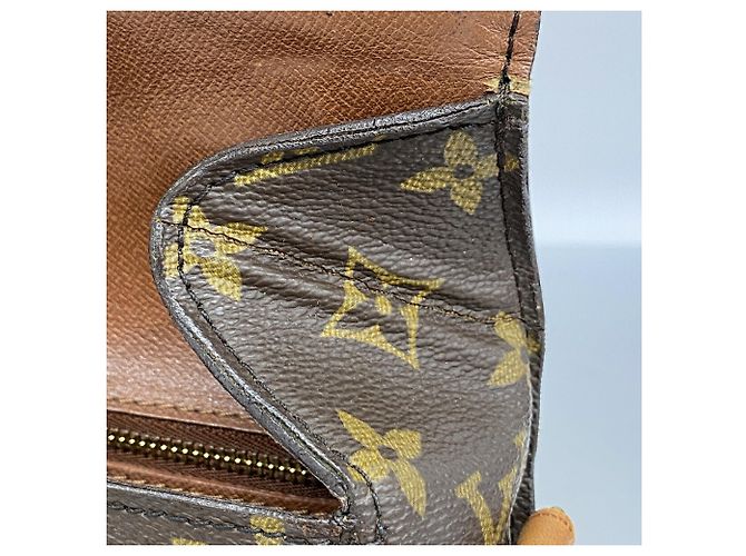 Bolsa de Ombro Louis Vuitton Monogram Saint Cloud GM Marrom - vista 8