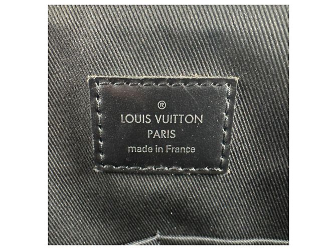 Borsa a tracolla Louis Vuitton Monogram Eclipse Explorer Marrone Nero Monogramma - vista 13