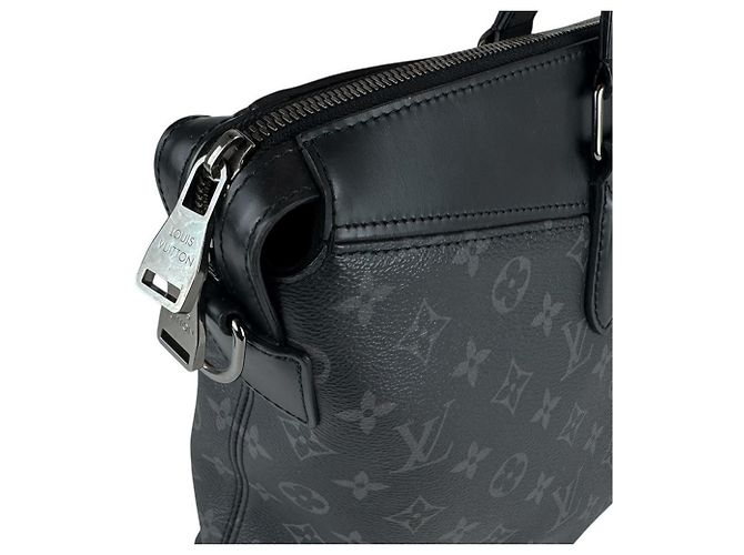 Borsa a tracolla Louis Vuitton Monogram Eclipse Explorer Marrone Nero Monogramma - vista 7