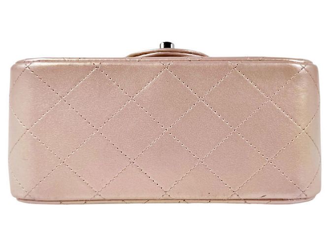 Borsa a tracolla Chanel in pelle rosa metallizzato Argento - vista 4