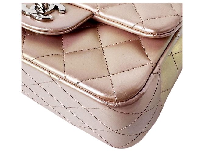 Borsa a tracolla Chanel in pelle rosa metallizzato Argento - vista 8