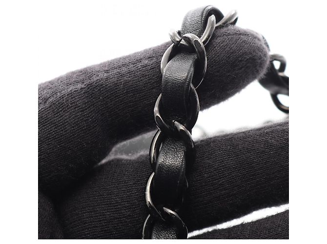 Borsa a tracolla Chanel Matelassé in pelle nera Nero - vista 10