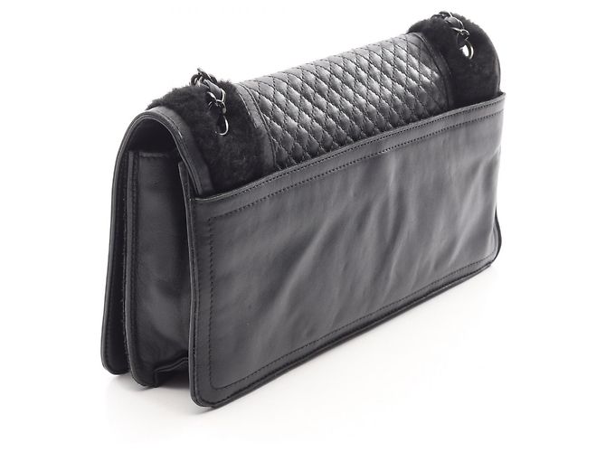 Borsa a tracolla Chanel Matelassé in pelle nera Nero - vista 2