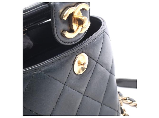 Borsa a tracolla Vanity Chanel Matelassé Nero - vista 13