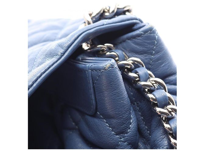 Borsa a tracolla Chanel Matelassé con catena Blu - vista 11