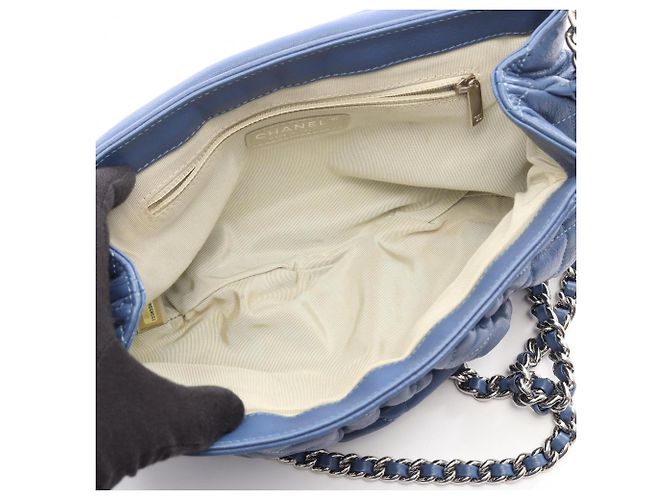 Borsa a tracolla Chanel Matelassé con catena Blu - vista 3