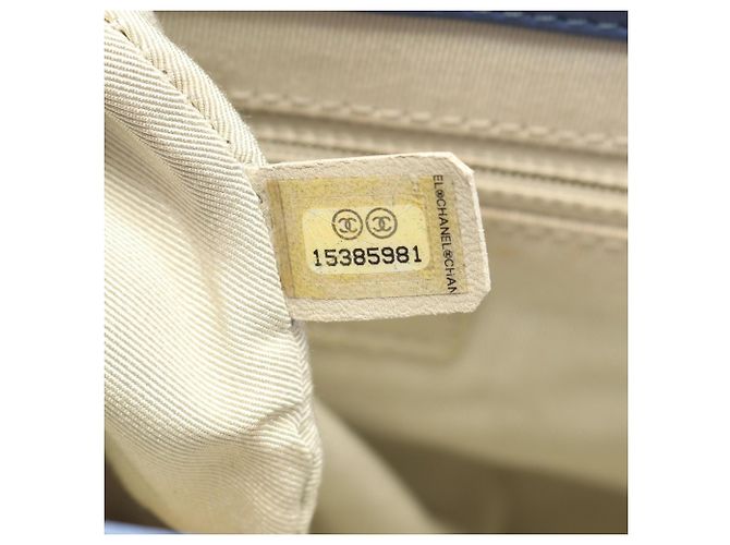 Borsa a tracolla Chanel Matelassé con catena Blu - vista 5
