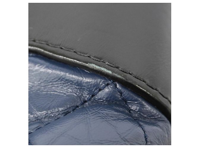 Borsa a tracolla Chanel Gabrielle Hobo Nero Blu navy - vista 9