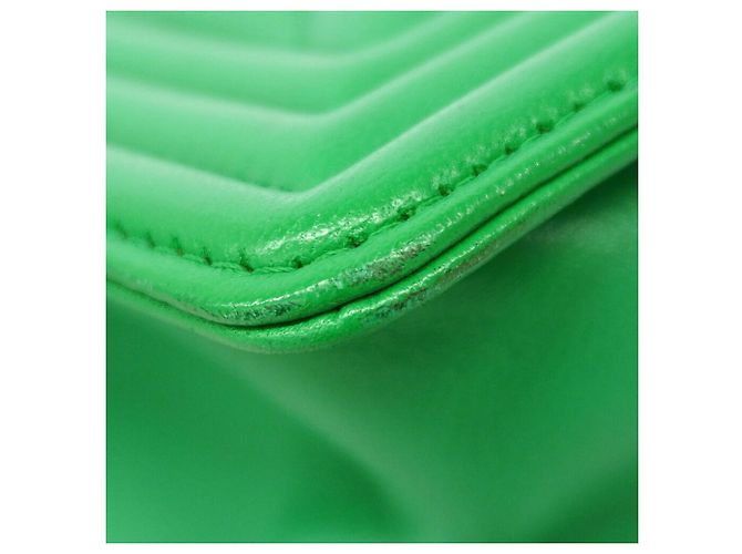 Le Boy Bolsa de Ombro Chanel Boy Chain em pele de cordeiro verde - vista 6