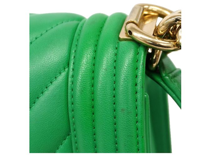 Le Boy Bolsa de Ombro Chanel Boy Chain em pele de cordeiro verde - vista 9