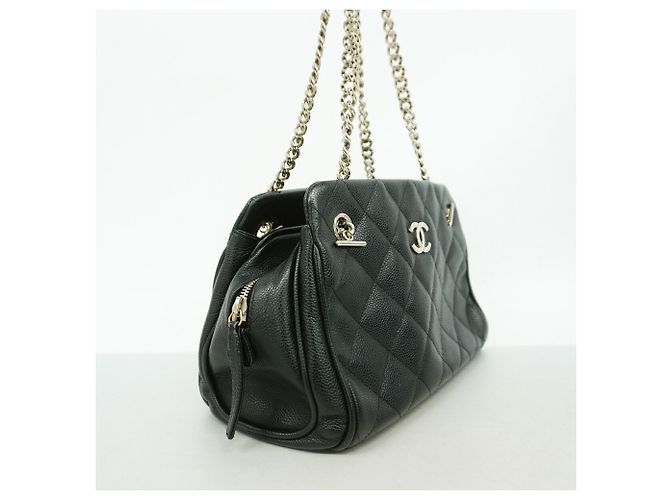 Timeless Borsa a tracolla Chanel Matelassé con catena in pelle caviar nera Nero - vista 2