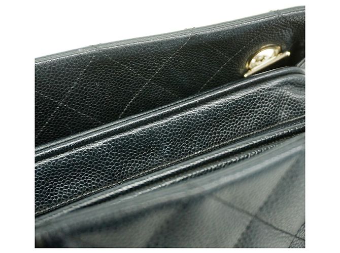 Timeless Borsa a tracolla Chanel Matelassé con catena in pelle caviar nera Nero - vista 8