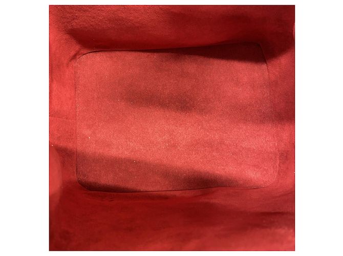 Noe Bolsa de Ombro Louis Vuitton Epi Petit Noé Vermelho - vista 4