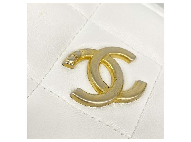 Timeless Chanel Matelassé Schultertasche mit Kette Weiß - Ansicht 8