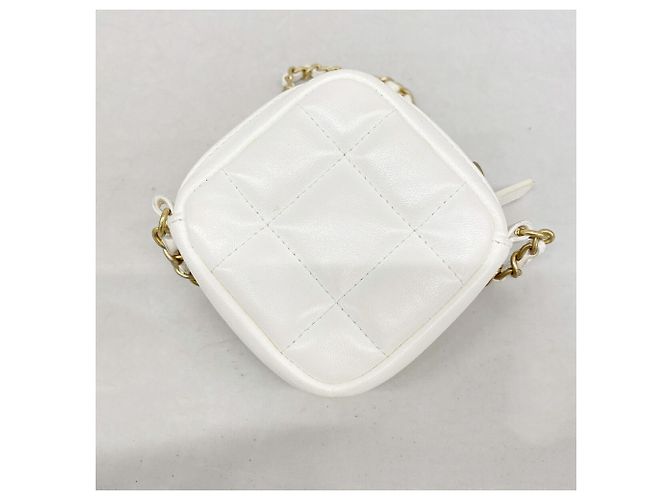Timeless Chanel Matelassé Schultertasche mit Kette Weiß - Ansicht 9