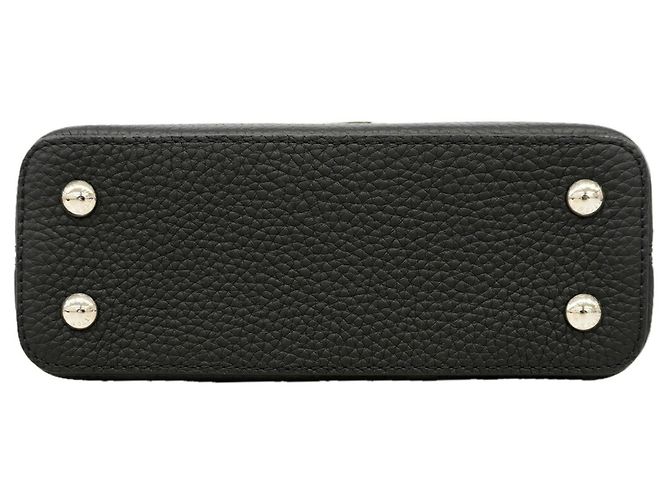 Borsa Louis Vuitton Capucines MINI Nero - vista 3