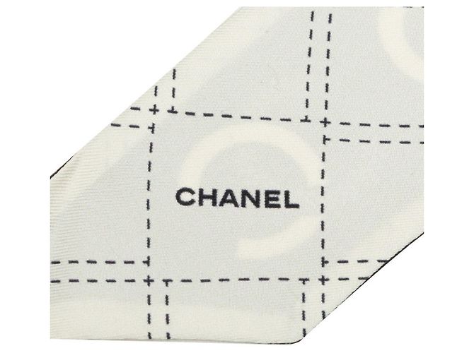 Sciarpa Chanel Coco Mark Nero Bianco - vista 3