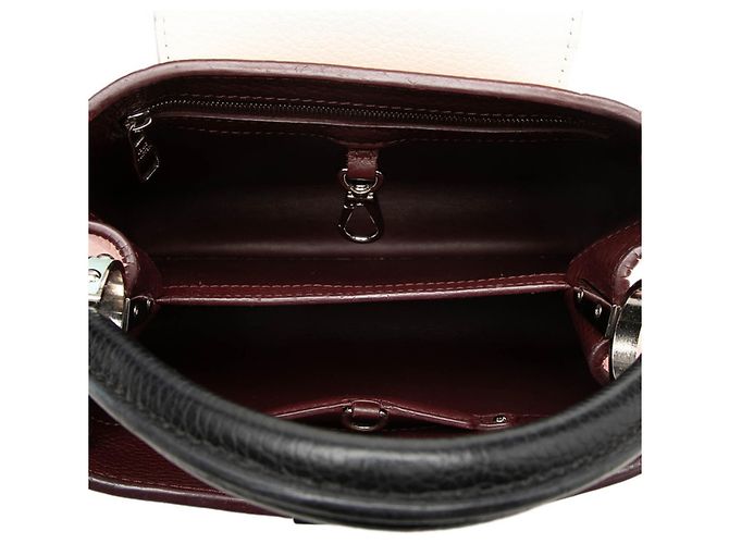 Borsa Louis Vuitton Capucines BB Rosa Bianco Bordò - vista 4