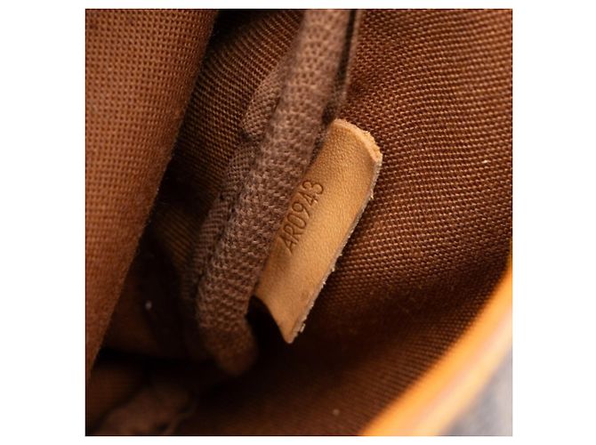 Sac bandoulière Louis Vuitton Monogram Saumur 30 Marron - vue 7