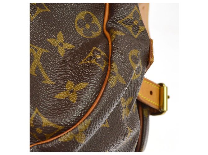 Louis Vuitton Saumur Monogram Canvas 35 Castaño - vista 7
