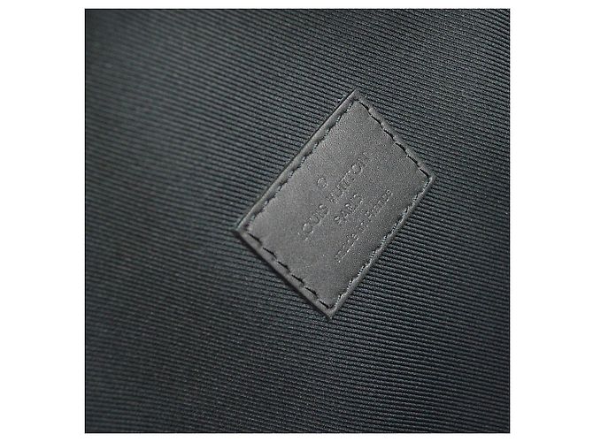 Bumbag Pochete Louis Vuitton Campus Damier Infini 3D Leather - vista 4