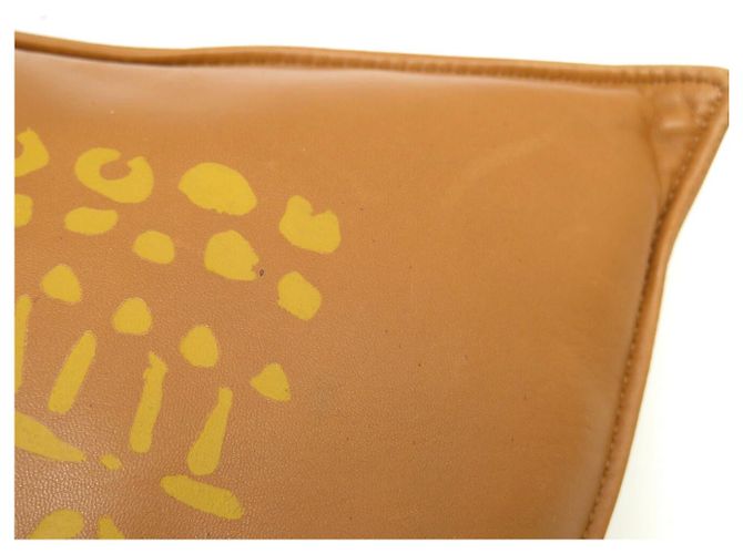Hermès HERMES PETIT H KISSEN
LAMMLEDER KISSEN GOLD PAINTED H1060878 PILLOW Kamel - Ansicht 7