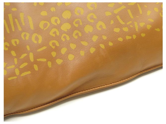 Hermès HERMES PETIT H KISSEN
LAMMLEDER KISSEN GOLD PAINTED H1060878 PILLOW Kamel - Ansicht 8