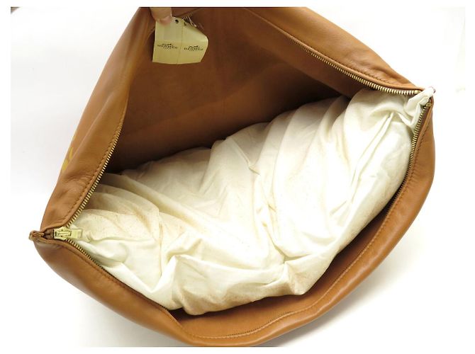 Hermès HERMES PETIT H KISSEN
LAMMLEDER KISSEN GOLD PAINTED H1060878 PILLOW Kamel - Ansicht 9
