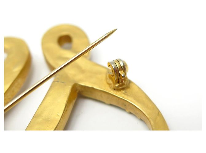 BROCHE VINTAGE KARL LAGERFELD INICIAIS MONOGRAMA KL BANHADO A OURO E STRASS - vista 10