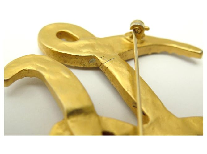 BROCHE VINTAGE KARL LAGERFELD INICIAIS MONOGRAMA KL BANHADO A OURO E STRASS - vista 8